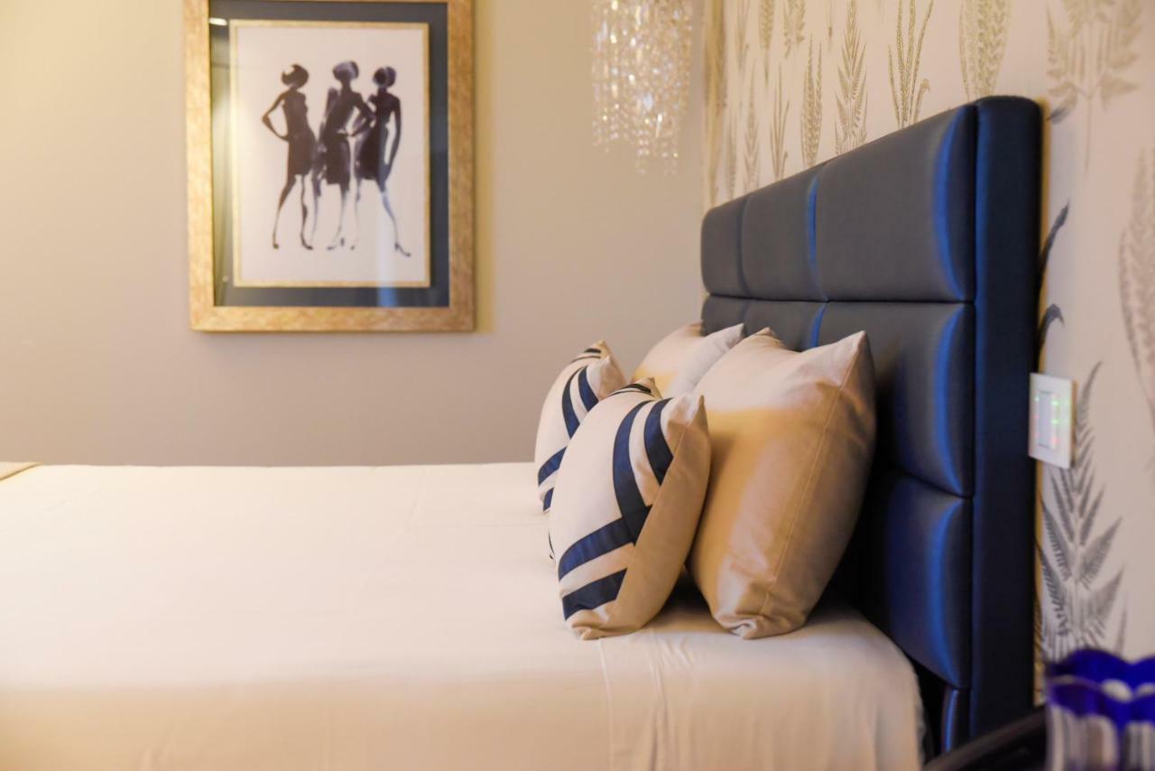 Sundial Gardens & Suites Sandim Extérieur photo