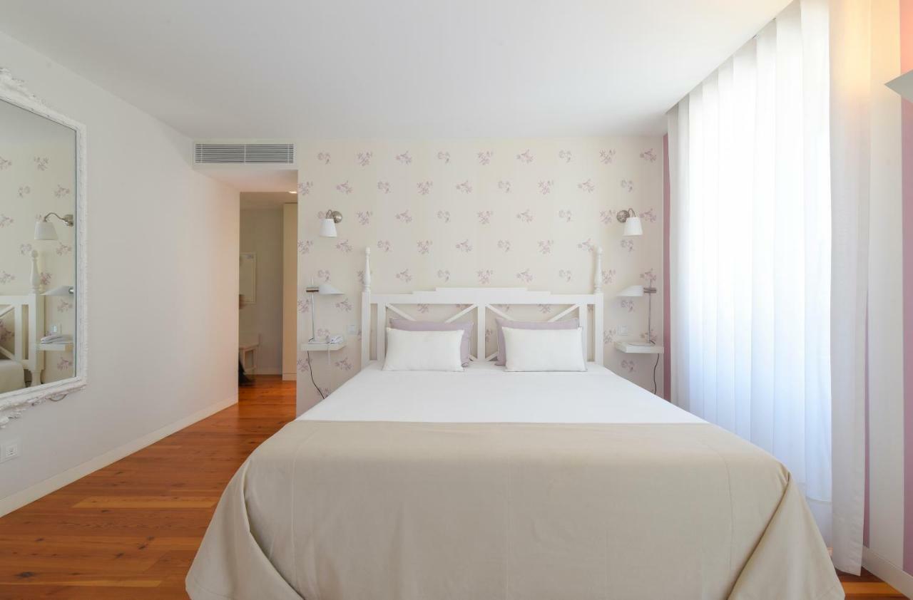 Sundial Gardens & Suites Sandim Extérieur photo