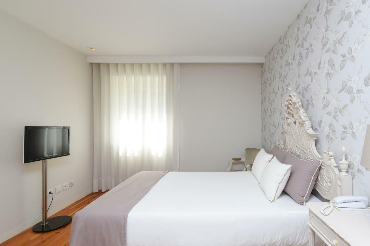 Sundial Gardens & Suites Sandim Extérieur photo